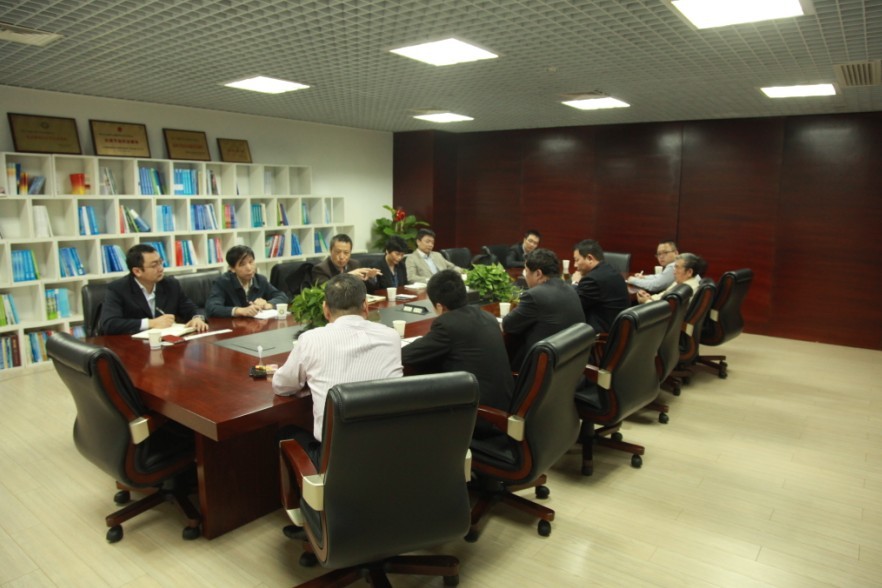 鎮(zhèn)江經(jīng)信委、開(kāi)發(fā)區(qū)管委會(huì)一行到訪促進(jìn)中心