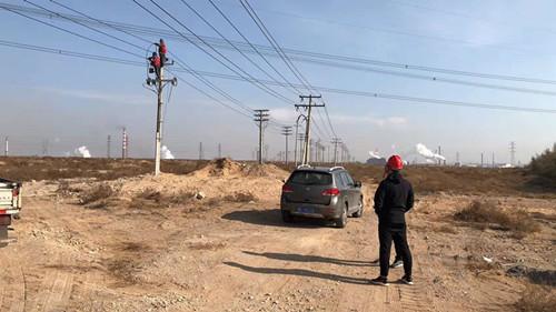 烏海電業(yè)局農(nóng)電處千里山農(nóng)電所：開(kāi)展冬季設(shè)備巡視，確保安全生產(chǎn)