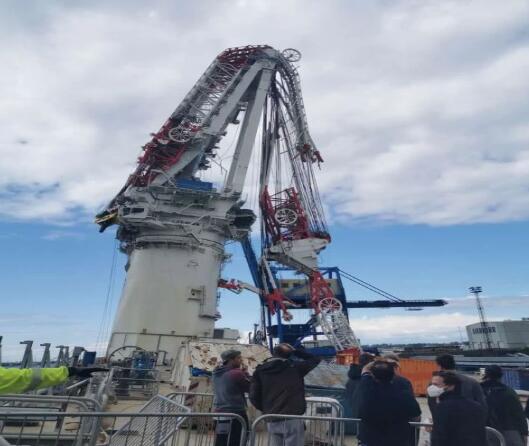 全球最大噸位風(fēng)電安裝船吊臂攔腰折斷，損失1億歐元