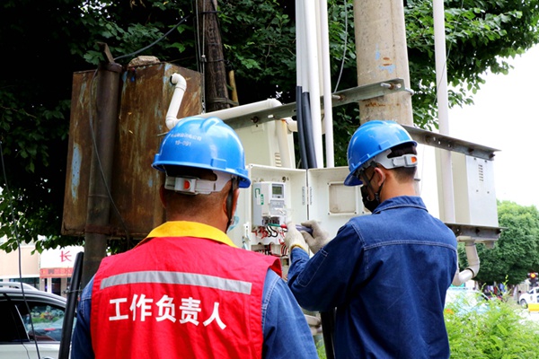 國網(wǎng)伊犁供電公司：嚴抓“小”現(xiàn)場，推進“大”安全