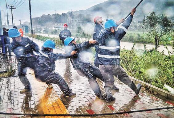 紅船精神 電力傳承 青年當先 ——新時代奮進中的國家電網(wǎng)浙江電力“紅船青年突擊隊”