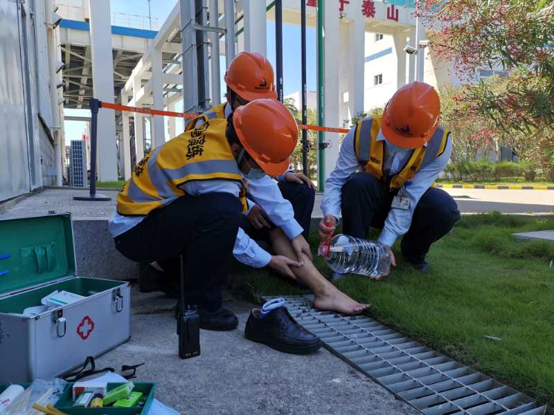 防毒蛇咬傷，保人身安全