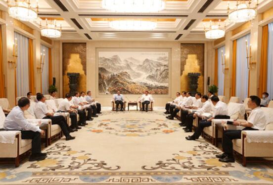 湖北省委書記應(yīng)勇、省長王曉東會見國家電網(wǎng)董事長、黨組書記毛偉明