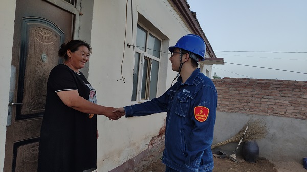 阿拉善電業(yè)局烏力吉供電分局：叔叔，我家沒電啦