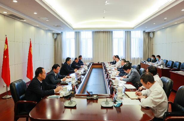 中國(guó)能建黨委書記、董事長(zhǎng)宋海良拜會(huì)貴州省委書記孫志剛