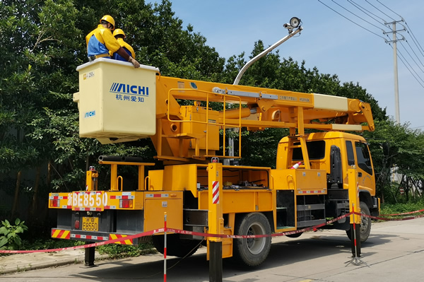 國(guó)網(wǎng)寧?？h供電公司：統(tǒng)籌帶電作業(yè)資源，“坐堂制”促提質(zhì)增效