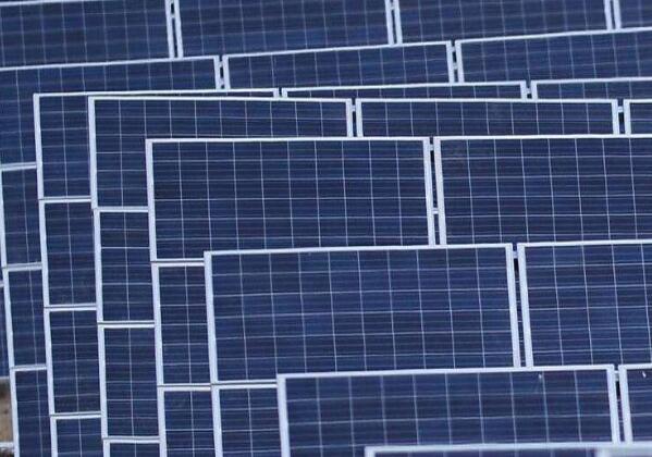 廣東梅州兩個光伏復(fù)合項目總投資35億元，年發(fā)電量為77000萬度