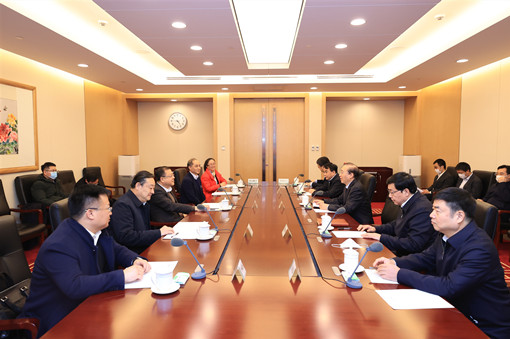 國(guó)家電網(wǎng)公司總經(jīng)理、黨組副書(shū)記辛保安與西安交通大學(xué)黨委書(shū)記盧建軍會(huì)談