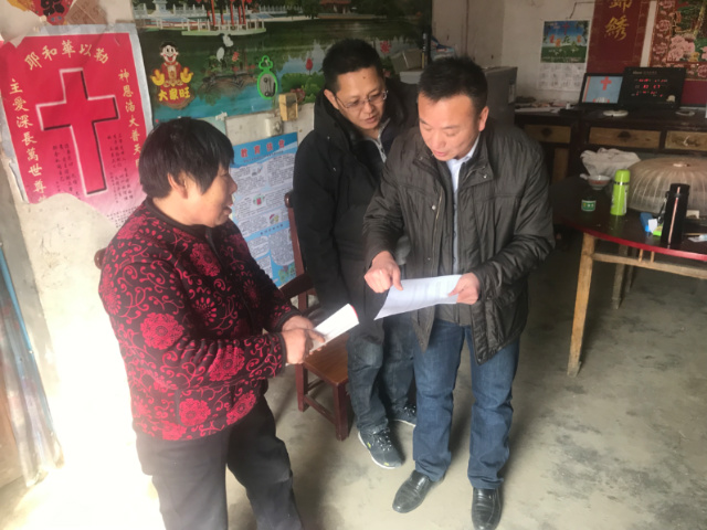 張紅軍：用真心，換真情，扶真貧