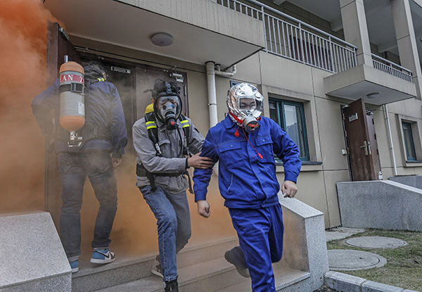 國網(wǎng)寧波市鄞州供電公司:防患未然 以練為戰(zhàn) 開展變電站冬季消防應(yīng)急演練