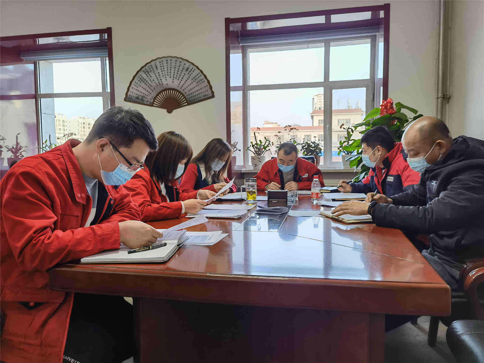 烏海電業(yè)局農(nóng)電處：對(duì)標(biāo)工作標(biāo)準(zhǔn)，定員定崗定細(xì)則