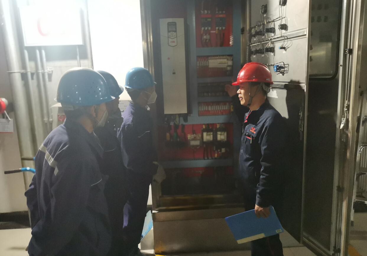 就地過(guò)年心中暖，春節(jié)在崗你最美