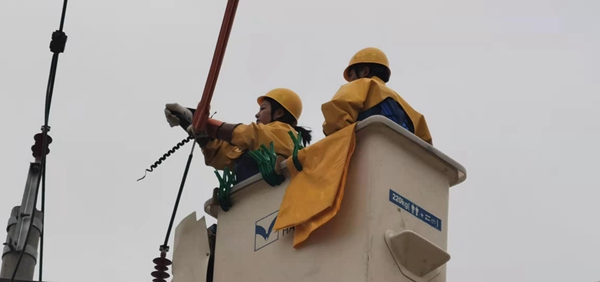 我愿做一名“高空舞者”，為你堅守那一抹涼