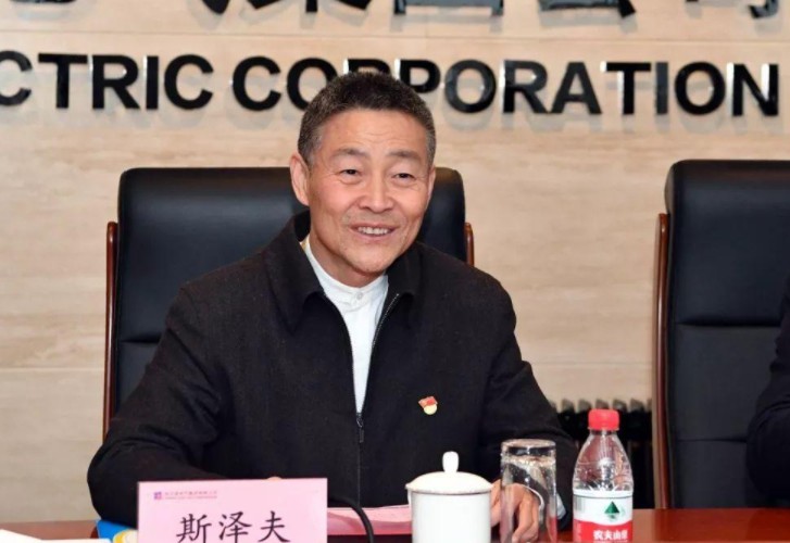 發(fā)展新能源要與電力安全統(tǒng)籌兼顧——訪全國(guó)政協(xié)常委，哈爾濱電氣集團(tuán)有限公司黨委書記、董事長(zhǎng)斯?jié)煞? /></a></div>
				<div   id=