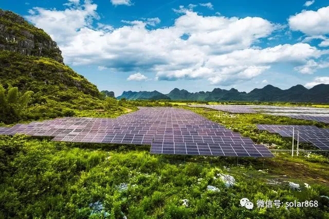 南方電網(wǎng)公司發(fā)布服務(wù)碳達(dá)峰、碳中和工作方案，提出5個(gè)方面21項(xiàng)重點(diǎn)舉措，構(gòu)建以新能源為主體的新型電力系統(tǒng)