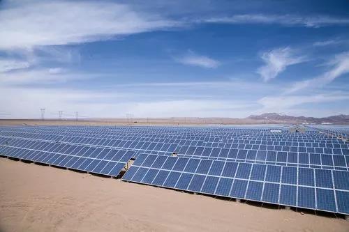 硅料“滾燙”，光伏“內(nèi)耗”，誰(shuí)在助推價(jià)格暴漲？