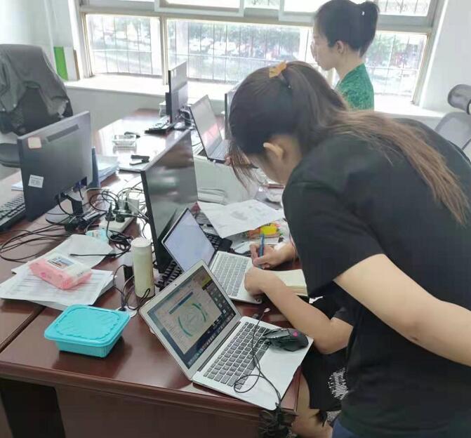 國網(wǎng)信通產(chǎn)業(yè)集團(tuán)：暴雨中，他們選擇堅守崗位