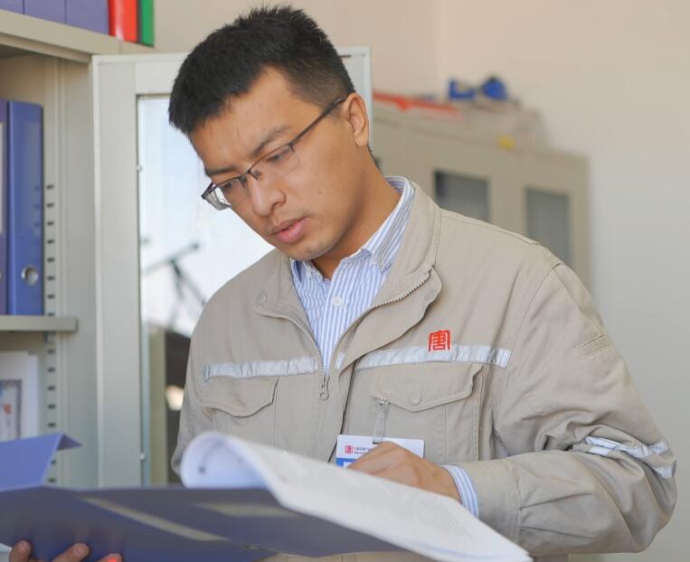 張銳:穩(wěn)電保供的“電力工匠”