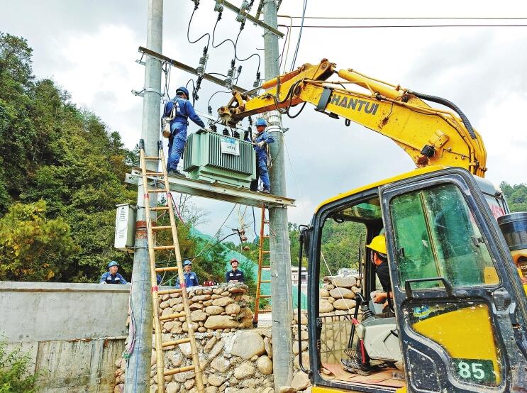 南方電網(wǎng)公司加強(qiáng)農(nóng)村電網(wǎng)建設(shè)，以充足電力激發(fā)鄉(xiāng)村活力