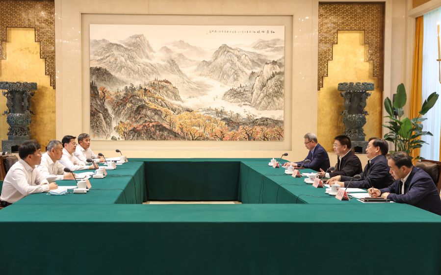 雷鳴山、韓君拜會(huì)湖北省委書(shū)記王蒙徽、省長(zhǎng)王忠林
