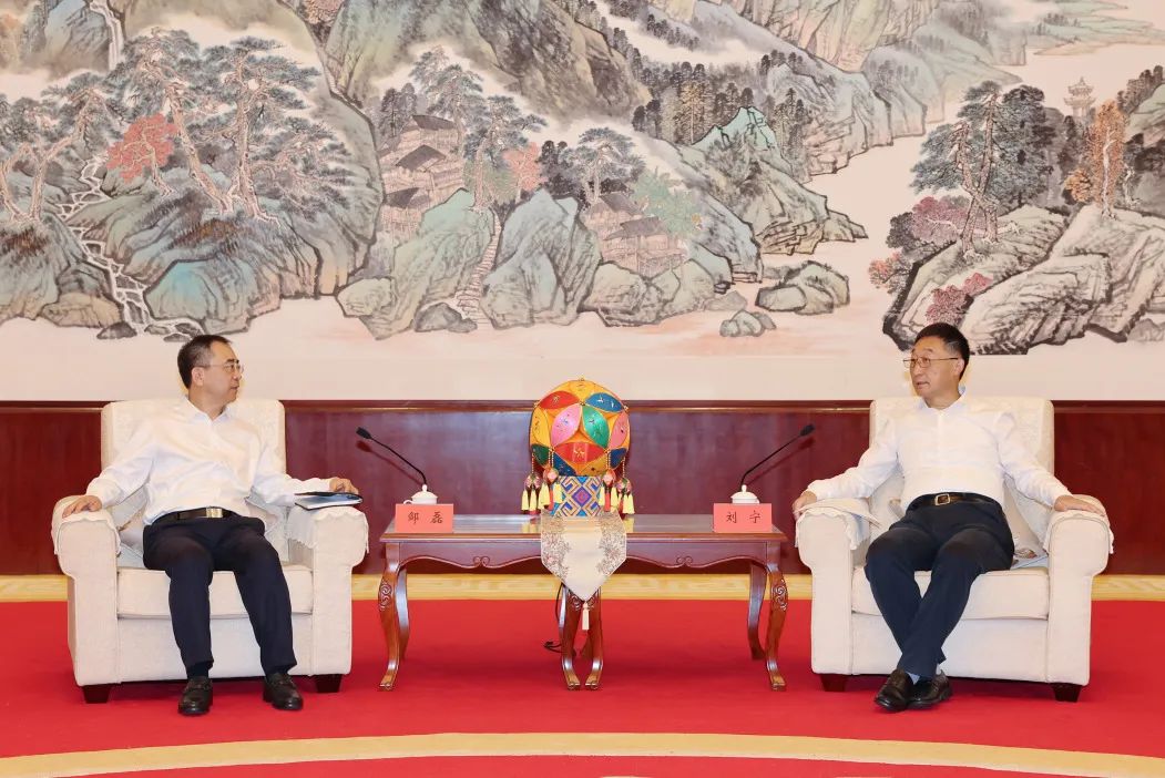 大唐集團(tuán)黨組書記、董事長(zhǎng)鄒磊拜會(huì)廣西壯族自治區(qū)黨委書記劉寧