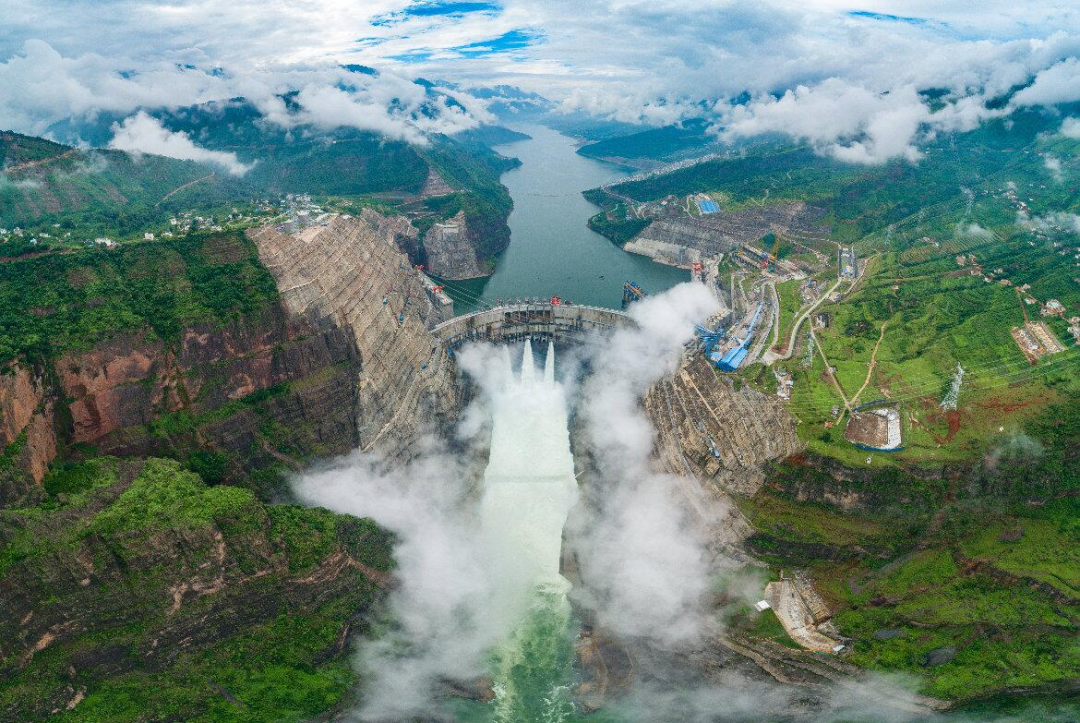 白鶴灘水電站全部機(jī)組投產(chǎn)發(fā)電，世界最大清潔能源走廊全面建成