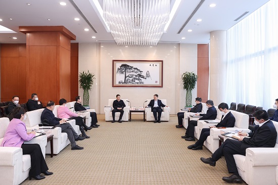 溫樞剛鄧建玲會見鄂爾多斯市委書記李理、市長杜匯良