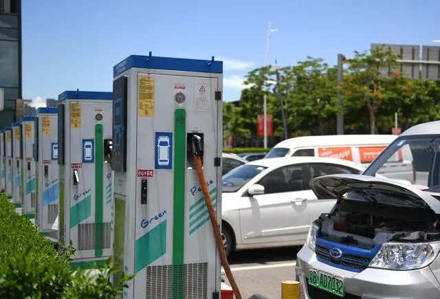 中國電動車企駛?cè)肴毡尽八{(lán)?！笔袌? width=