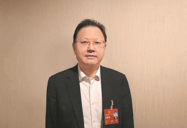 加快新能源產(chǎn)業(yè)技術(shù)創(chuàng)新 助推能源綠色低碳轉(zhuǎn)型——訪全國人大代表、江西贛鋒鋰業(yè)集團股份有限公司董事長李良彬