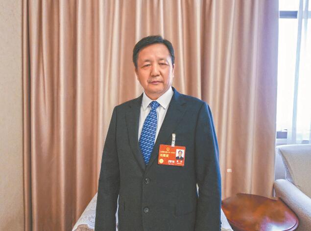 新型電力系統(tǒng)建設(shè)為電力裝備制造業(yè)帶來新機(jī)遇——訪全國(guó)人大代表，全國(guó)工商聯(lián)副主席，特變電工股份有限公司黨委書記、董事長(zhǎng)張新
