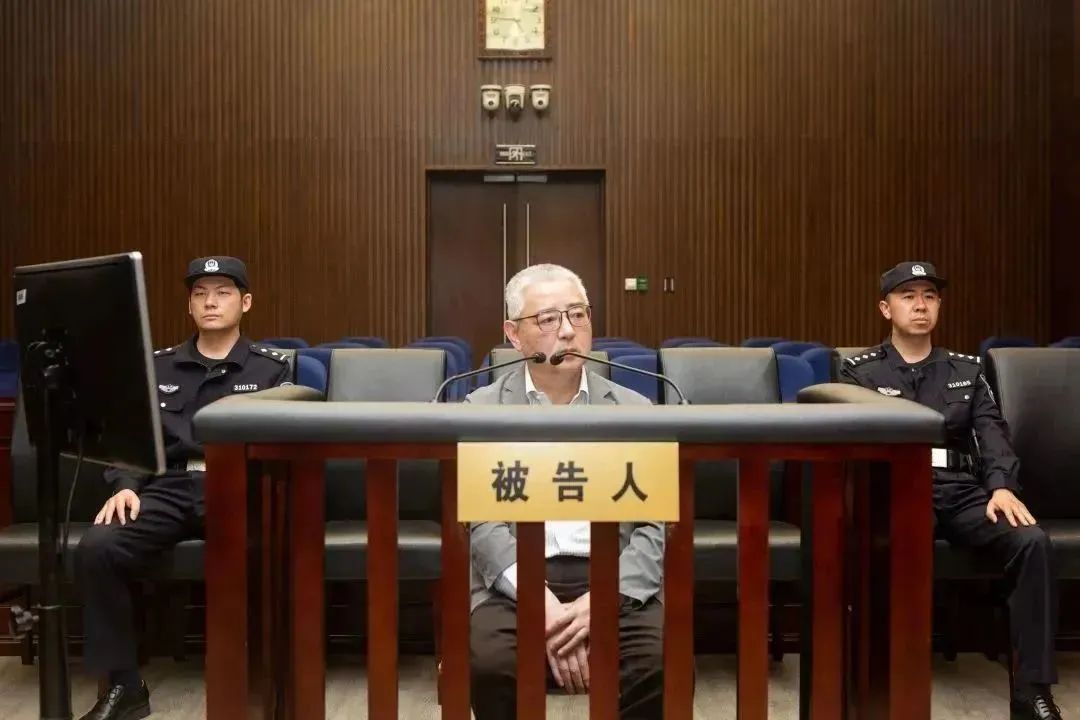 被控受賄1.56億，原上海電氣集團股份有限公司總裁、董事長鄭建華受審