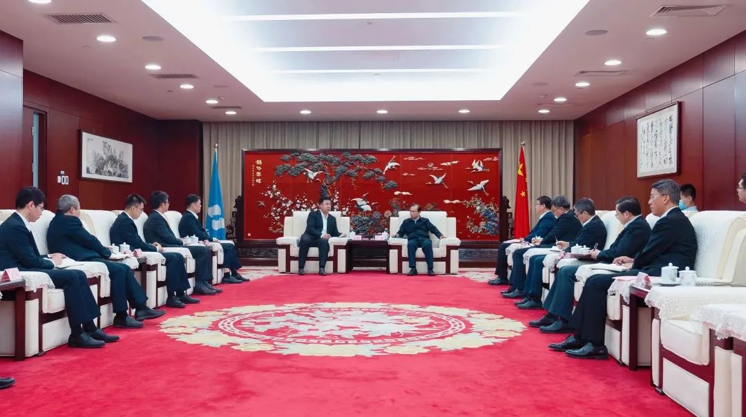 華電集團(tuán)黨組書記、董事長江毅會(huì)見海博思創(chuàng)董事長、總經(jīng)理張劍輝