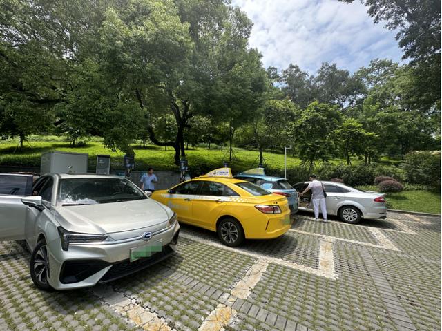 調(diào)查丨多地充電樁電價(jià)漲幅20%以上，分時(shí)電價(jià)與行業(yè)競(jìng)爭(zhēng)多方博弈