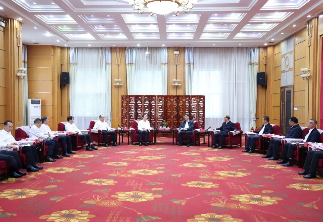 國家電網(wǎng)公司董事長、黨組書辛保安會(huì)見青海省委書記陳剛、省長吳曉軍、省政協(xié)主席公保扎西
