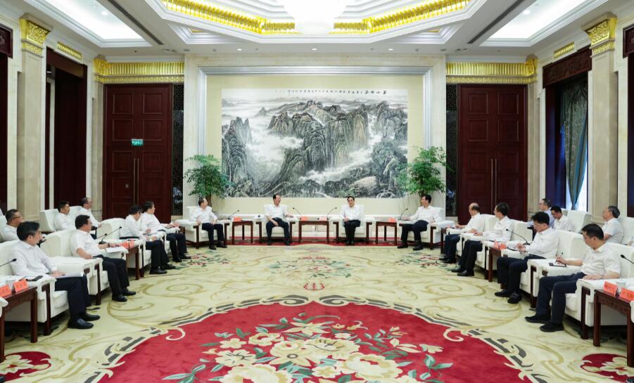 中國電建黨委書記、董事長丁焰章拜會貴州省委書記徐麟、省長李炳軍