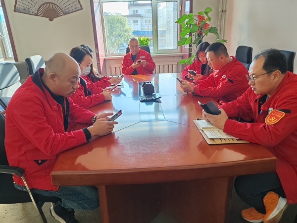 烏海市千里山供電公司：學(xué)習(xí)新細則，提升班組管理