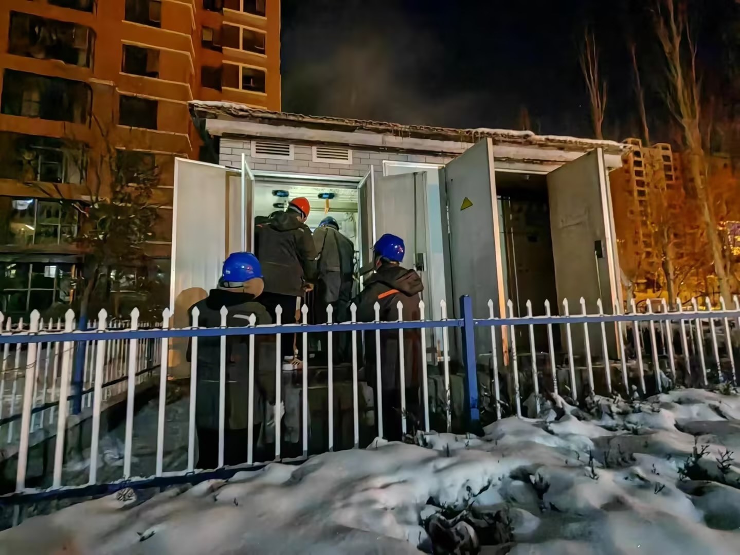 風雪來襲入冬寒，電力搶修送溫暖
