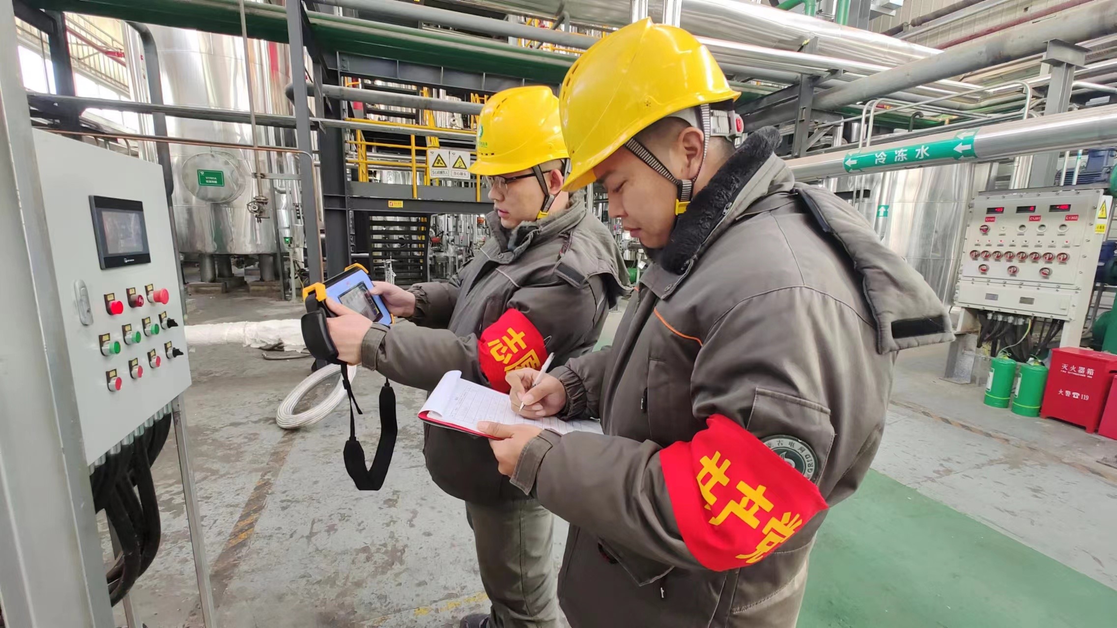 康巴什供電公司：春節(jié)保供電，我們在行動
