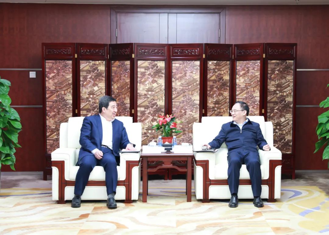中國(guó)電氣裝備白忠泉董事長(zhǎng)、周群總經(jīng)理拜訪中鋁集團(tuán)董事長(zhǎng)段向東、總經(jīng)理王石磊