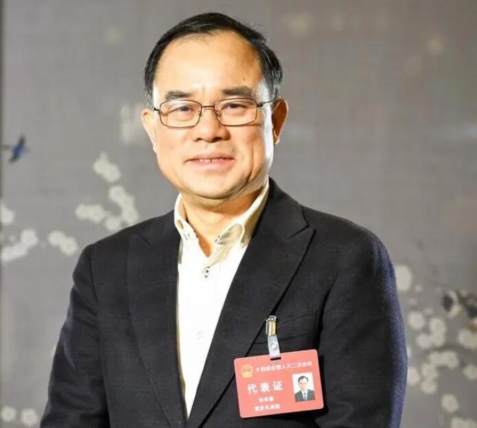 【兩會好聲音】全國人大代表、長安汽車董事長朱華榮：強化市場調(diào)節(jié)手段，進(jìn)一步改善汽車消費環(huán)境