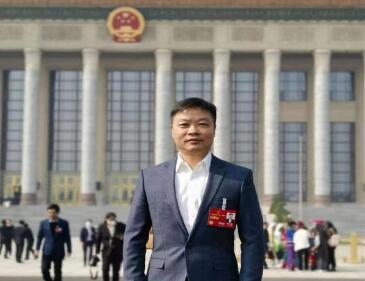 【兩會(huì)好聲音】全國(guó)人大代表、小鵬汽車董事長(zhǎng)何小鵬：探索限定場(chǎng)景無人駕駛法規(guī)，助力車網(wǎng)融合和低空經(jīng)濟(jì)騰飛