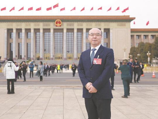【兩會(huì)好聲音】全國(guó)人大代表，國(guó)網(wǎng)山東公司董事長(zhǎng)、黨委書(shū)記 王志偉：推動(dòng)新能源高質(zhì)量發(fā)展 助力美麗中國(guó)建設(shè)