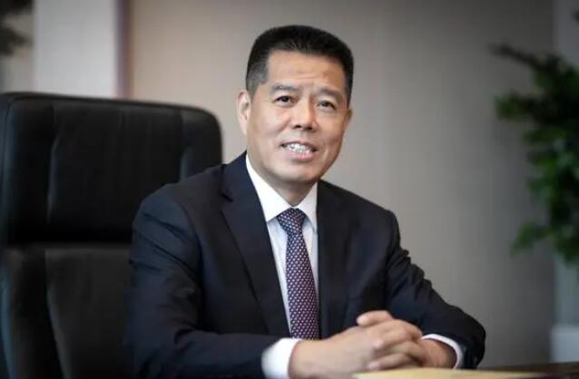 加快推動(dòng)傳統(tǒng)煤炭企業(yè)向新能源企業(yè)轉(zhuǎn)型發(fā)展——訪全國(guó)人大代表，山東能源集團(tuán)黨委書(shū)記、董事長(zhǎng) 李偉
