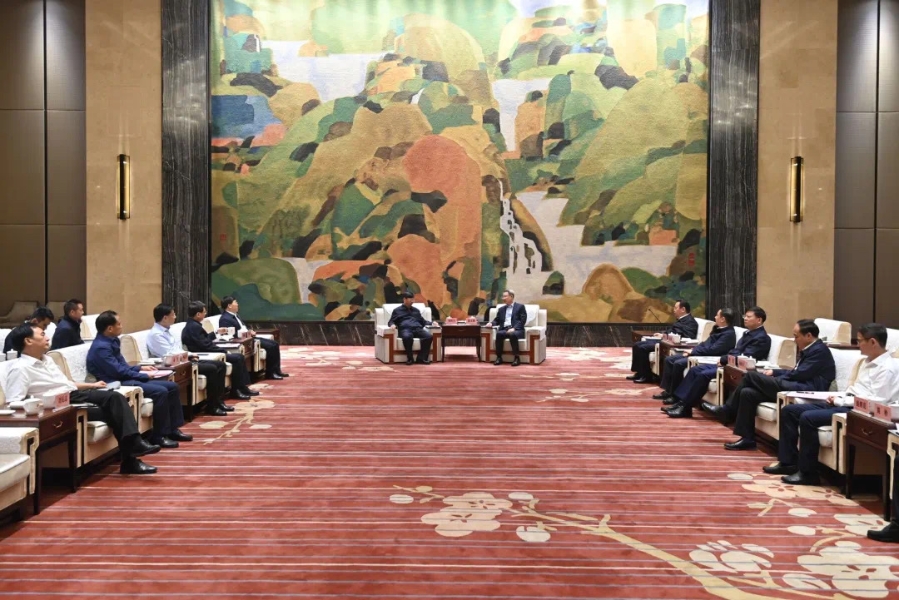 武漢市委書(shū)記郭元強(qiáng)、市長(zhǎng)程用文會(huì)見(jiàn)三峽集團(tuán)董事長(zhǎng)劉偉平一行