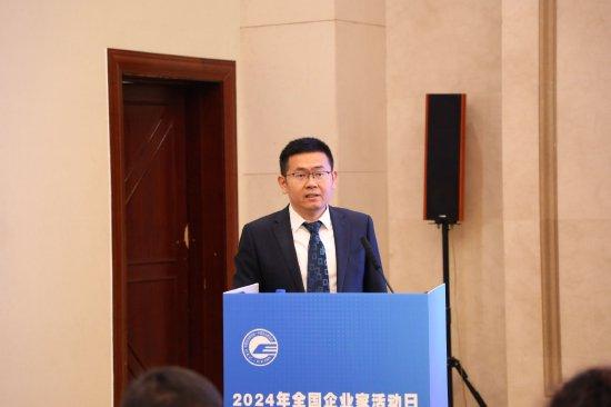 2023年中國新能源汽車銷量達950萬輛，在新能源汽車領(lǐng)域全球領(lǐng)先