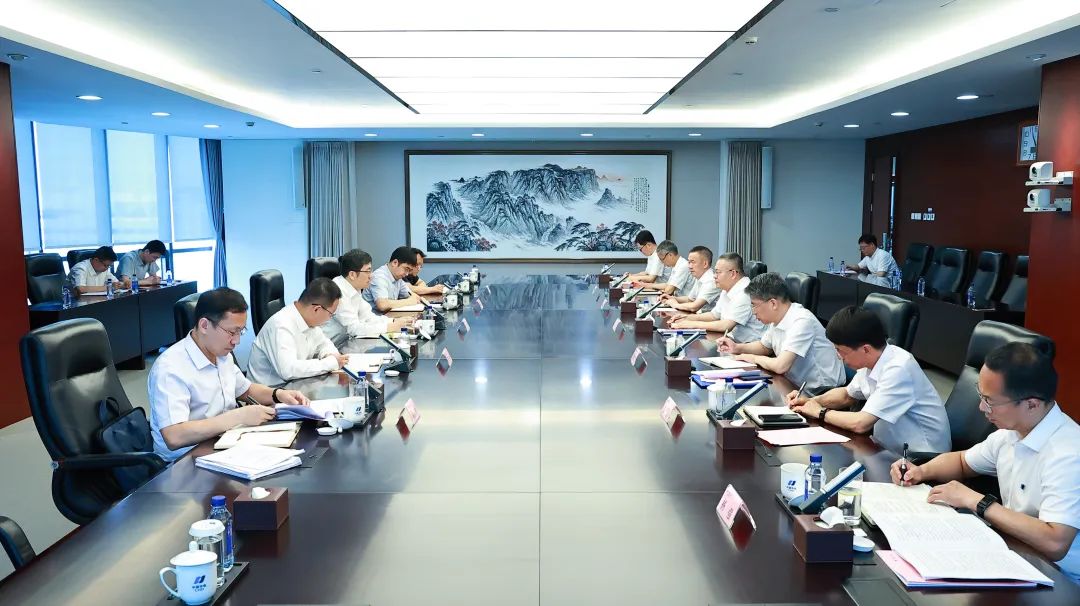 國(guó)家能源局黨組成員、副局長(zhǎng)何洋到中國(guó)華電開展專題調(diào)研