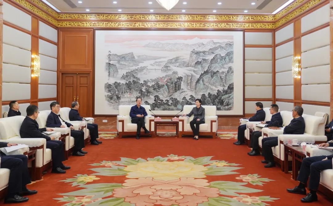中國電建黨委書記、董事長丁焰章拜會四川省委副書記、省長施小琳