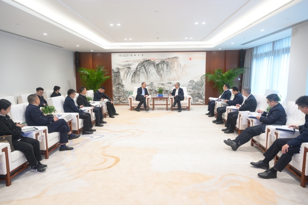 中國(guó)電建黨委副書(shū)記、總經(jīng)理王斌與雅安市委書(shū)記夏鳳儉會(huì)談
