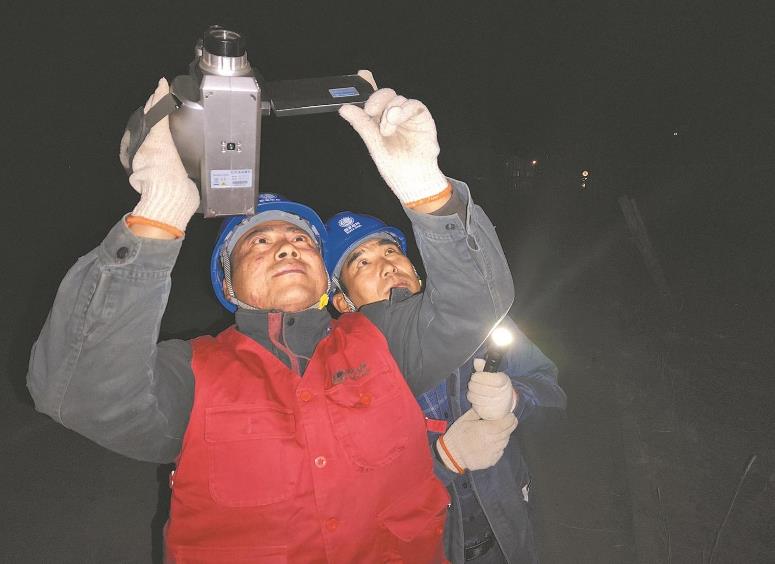 青海貴南縣：零下15攝氏度，冬夜巡檢保供電