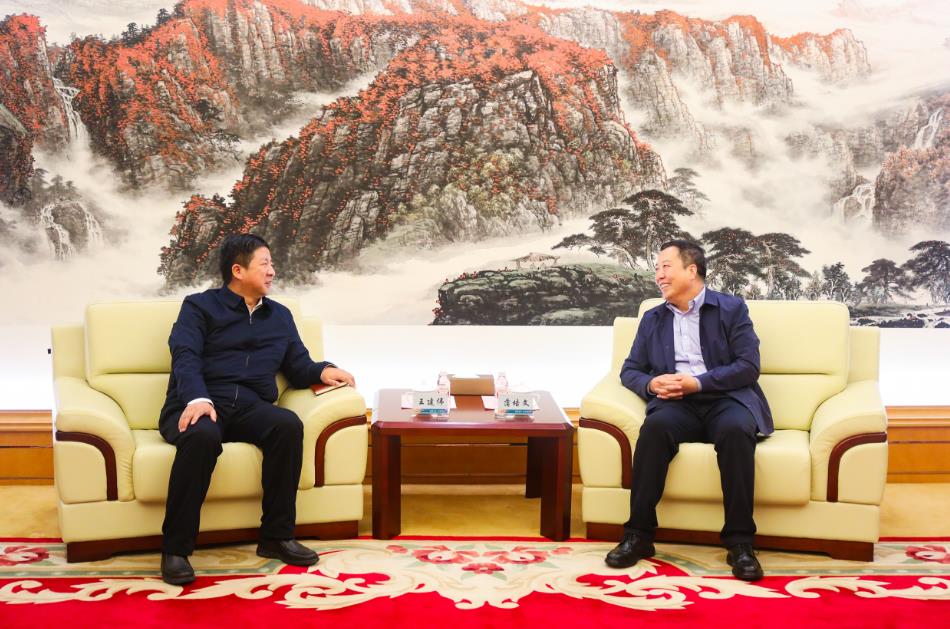 大唐甘肅公司黨委書記、董事長(zhǎng)王建偉與甘肅電投集團(tuán)黨委書記、董事長(zhǎng)蒲培文會(huì)談